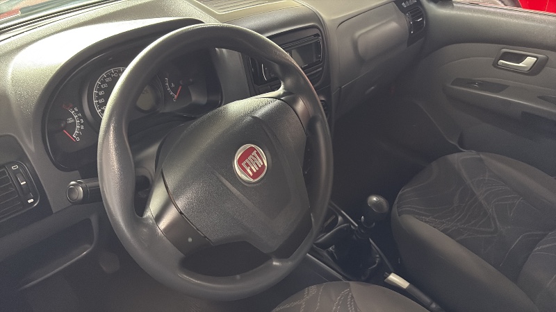 FIAT SIENA EL 1.0 2013 2012/2013 RICARDINHO AUTOMÓVEIS MONTENEGRO / Carros no Vale