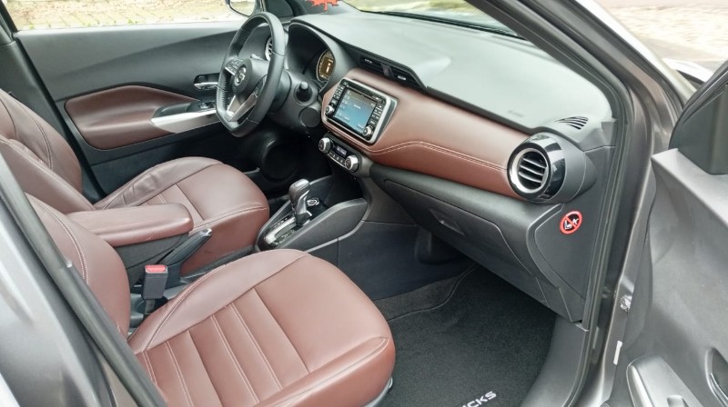 NISSAN KICKS SL 1.6 2016/2017 ALTERNATIVA VEÍCULOS LAJEADO / Carros no Vale