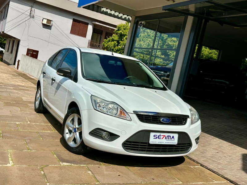 FORD FOCUS GL 1.6 2013/2013 SÉTIMA VEÍCULOS GUAPORÉ / Carros no Vale