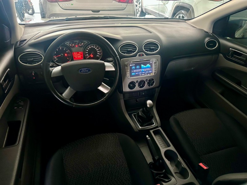 FORD FOCUS GL 1.6 2013/2013 SÉTIMA VEÍCULOS GUAPORÉ / Carros no Vale