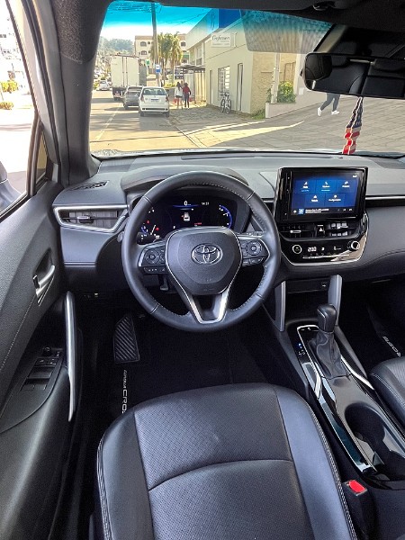 TOYOTA COROLLA CROSS XRE 2.0 16V FLEX AUT. 2022/2023 BOSCO AUTOMÓVEIS GUAPORÉ / Carros no Vale