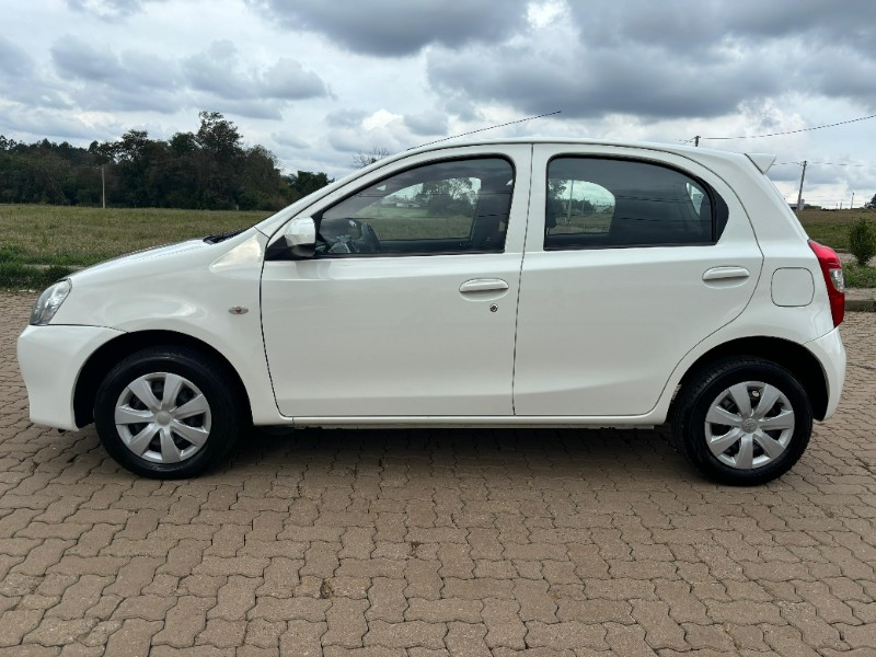 TOYOTA ETIOS 1.3 X - 2015