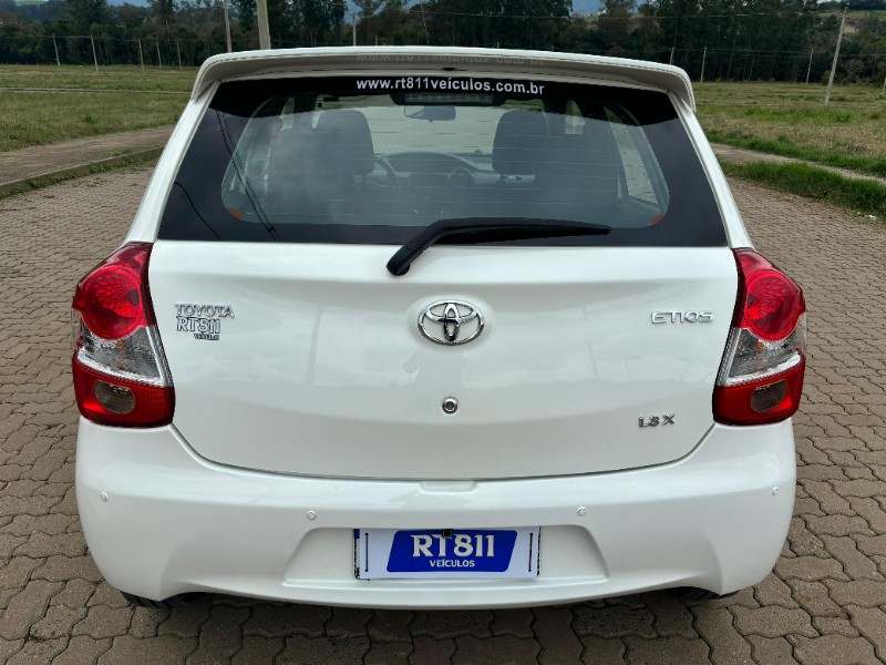 TOYOTA ETIOS 1.3 X - 2015