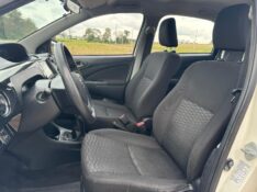 TOYOTA ETIOS 1.3 X /2015 RT 811 VEÍCULOS ARROIO DO MEIO / Carros no Vale