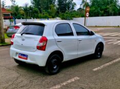 TOYOTA ETIOS 1.3 X 2016/2017 CRUZEIRO MULTIMARCAS CRUZEIRO DO SUL / Carros no Vale