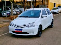 TOYOTA ETIOS 1.3 X 2016/2017 CRUZEIRO MULTIMARCAS CRUZEIRO DO SUL / Carros no Vale