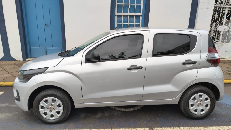 FIAT MOBI 1.0 8V EVO EASY 2016/2017 ADRIANO VEÍCULOS CRUZEIRO DO SUL / Carros no Vale