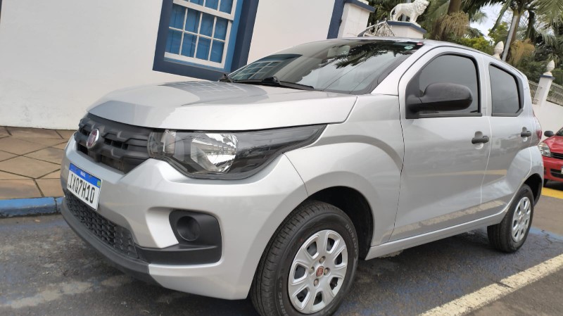 FIAT MOBI 1.0 8V EVO EASY 2016/2017 ADRIANO VEÍCULOS CRUZEIRO DO SUL / Carros no Vale