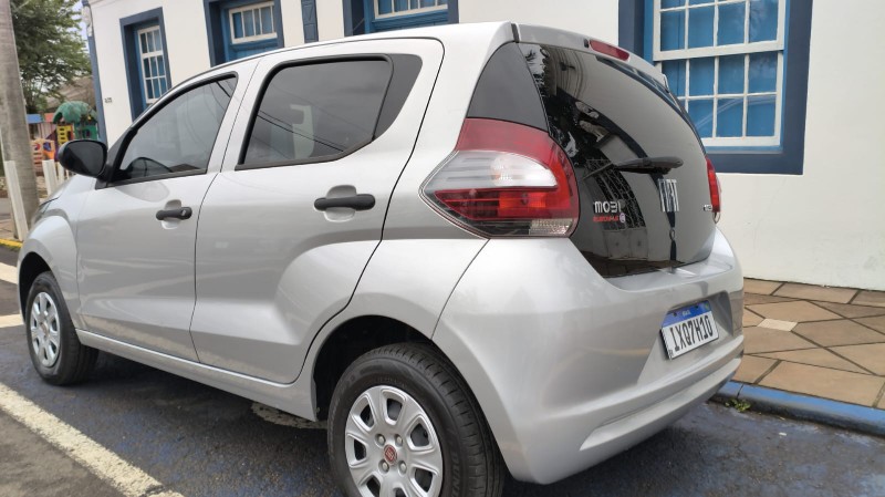FIAT MOBI 1.0 8V EVO EASY 2016/2017 ADRIANO VEÍCULOS CRUZEIRO DO SUL / Carros no Vale