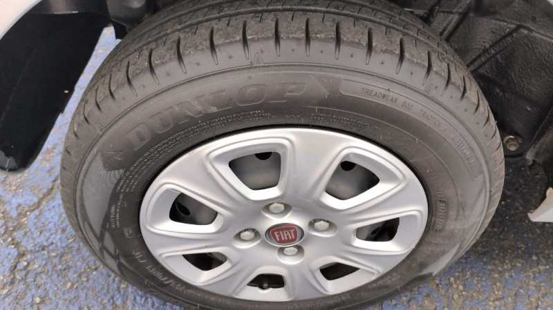 FIAT MOBI 1.0 8V EVO EASY 2016/2017 ADRIANO VEÍCULOS CRUZEIRO DO SUL / Carros no Vale