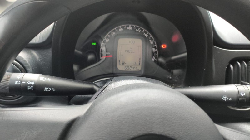 FIAT MOBI 1.0 8V EVO EASY 2016/2017 ADRIANO VEÍCULOS CRUZEIRO DO SUL / Carros no Vale