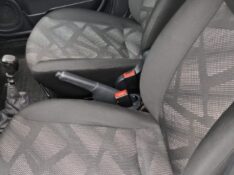 FIAT MOBI 1.0 8V EVO EASY 2016/2017 ADRIANO VEÍCULOS CRUZEIRO DO SUL / Carros no Vale