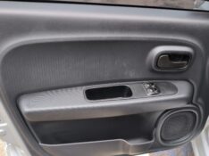 FIAT MOBI 1.0 8V EVO EASY 2016/2017 ADRIANO VEÍCULOS CRUZEIRO DO SUL / Carros no Vale