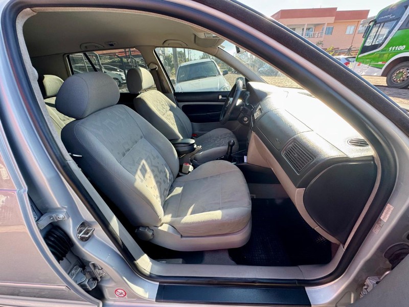 VOLKSWAGEN GOLF 1.6 MI 8V FLEX 4P MANUAL 2000/2000 AR MULTIMARCAS VENÂNCIO AIRES / Carros no Vale