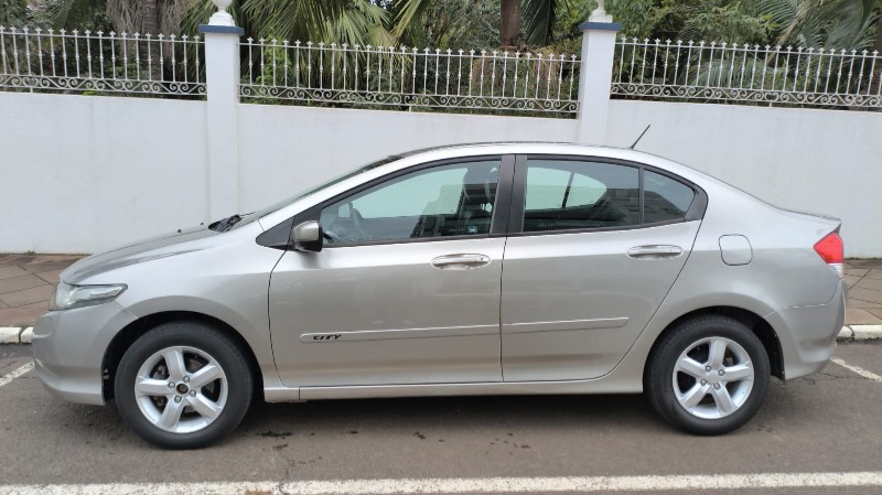 HONDA CITY 1.5 DX 16V FLEX 4P MANUAL 2011/2012 ADRIANO VEÍCULOS CRUZEIRO DO SUL / Carros no Vale