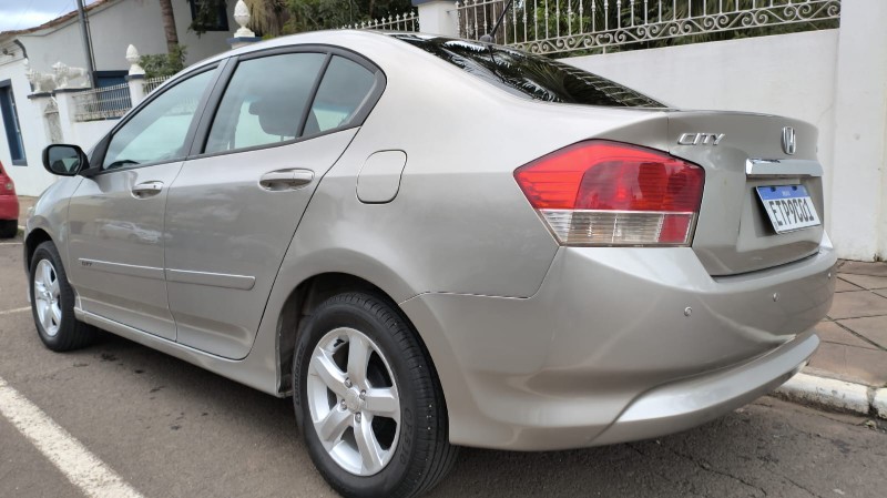 HONDA CITY 1.5 DX 16V FLEX 4P MANUAL 2011/2012 ADRIANO VEÍCULOS CRUZEIRO DO SUL / Carros no Vale