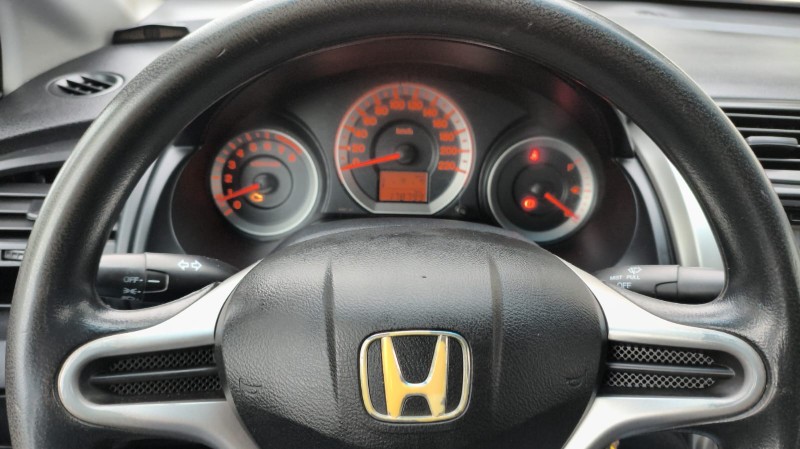 HONDA CITY 1.5 DX 16V FLEX 4P MANUAL 2011/2012 ADRIANO VEÍCULOS CRUZEIRO DO SUL / Carros no Vale