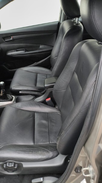 HONDA CITY 1.5 DX 16V FLEX 4P MANUAL 2011/2012 ADRIANO VEÍCULOS CRUZEIRO DO SUL / Carros no Vale
