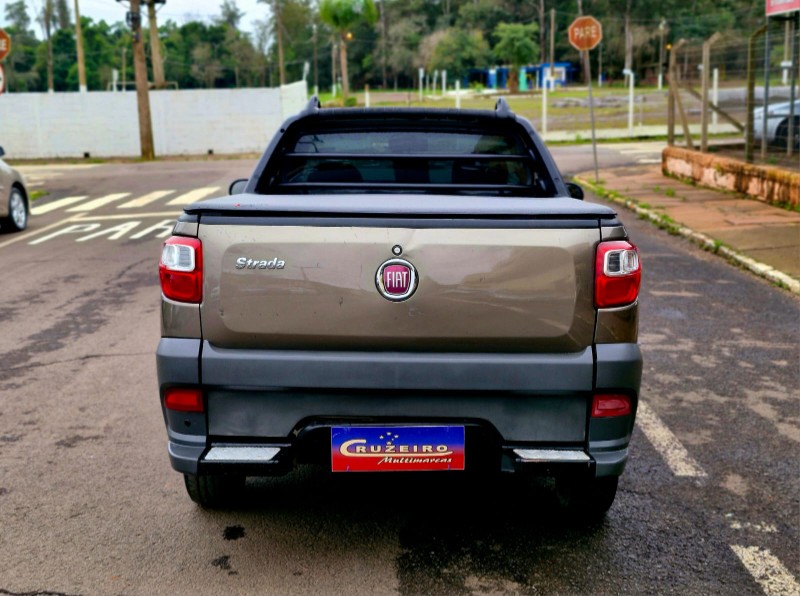 FIAT STRADA WORKING 1.4 MPI FIRE FLEX 8V CS 2015/2016 CRUZEIRO MULTIMARCAS CRUZEIRO DO SUL / Carros no Vale