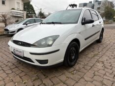 FORD FOCUS 1.6 FLEX 5P 2004/2004 COMPLETO VEÍCULOS GUAPORÉ / Carros no Vale