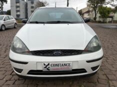 FORD FOCUS 1.6 FLEX 5P 2004/2004 COMPLETO VEÍCULOS GUAPORÉ / Carros no Vale