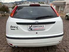 FORD FOCUS 1.6 FLEX 5P 2004/2004 COMPLETO VEÍCULOS GUAPORÉ / Carros no Vale