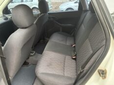 FORD FOCUS 1.6 FLEX 5P 2004/2004 COMPLETO VEÍCULOS GUAPORÉ / Carros no Vale