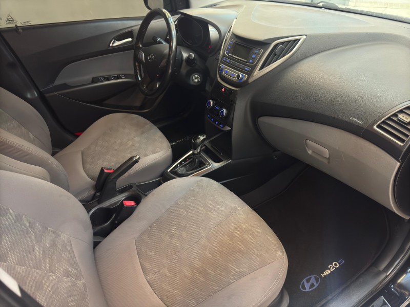 HYUNDAI HB20S PREMIUM 1.6 2016/2016 LUCAS AUTOMÓVEIS BOM RETIRO DO SUL / Carros no Vale