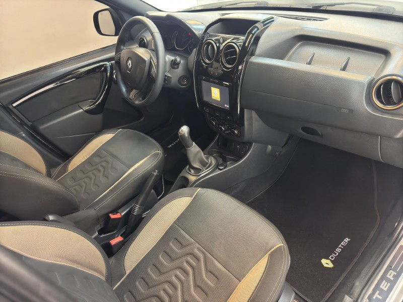 RENAULT DUSTER DAKAR 4X2 1.6 HI 16V MEC. 2016/2016 LUCAS AUTOMÓVEIS BOM RETIRO DO SUL / Carros no Vale