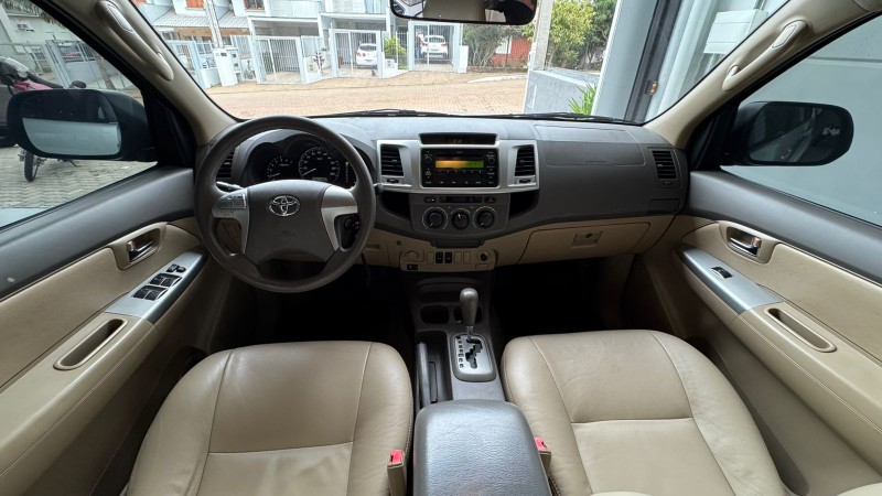 TOYOTA SW4 SR 2.7 /2013 IDEAL VEÍCULOS LAJEADO / Carros no Vale