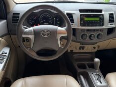 TOYOTA SW4 SR 2.7 /2013 IDEAL VEÍCULOS LAJEADO / Carros no Vale