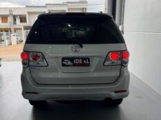 TOYOTA SW4 SR 2.7 /2013 IDEAL VEÍCULOS LAJEADO / Carros no Vale
