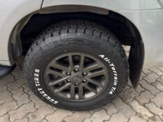 TOYOTA HILUX SW4 2.7 SR /2014 IDEAL VEÍCULOS LAJEADO / Carros no Vale