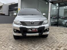 TOYOTA HILUX SW4 2.7 SR /2014 IDEAL VEÍCULOS LAJEADO / Carros no Vale
