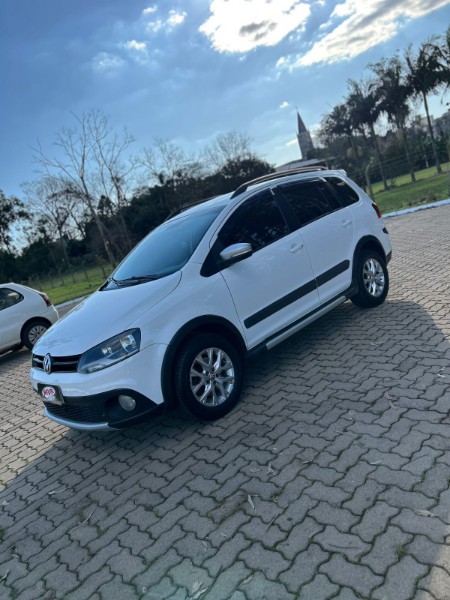 VOLKSWAGEN SPACE CROSS I-MOTION 1.6 MI 8V TOTAL FLEX /2014 NEURI VEÍCULOS LAJEADO / Carros no Vale