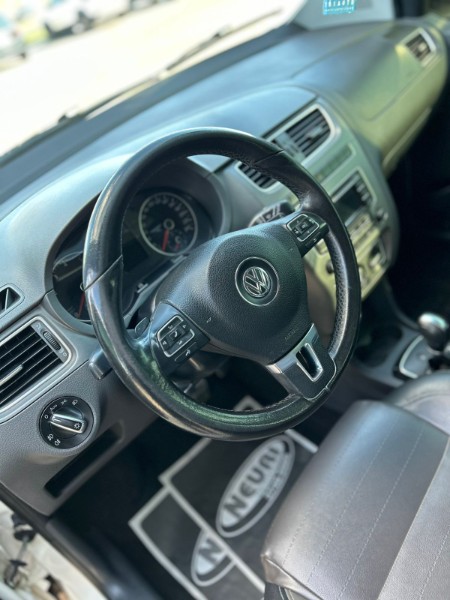VOLKSWAGEN SPACE CROSS I-MOTION 1.6 MI 8V TOTAL FLEX /2014 NEURI VEÍCULOS LAJEADO / Carros no Vale