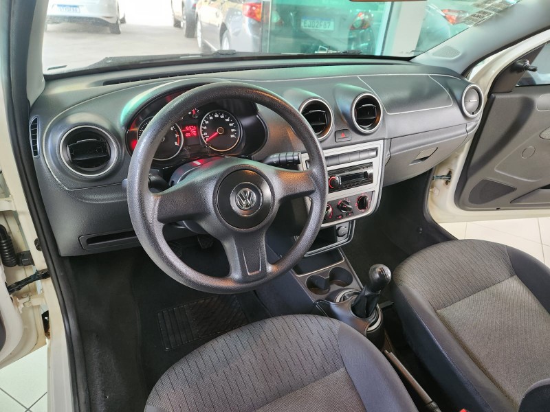 VOLKSWAGEN GOL CITY G6 1.0 / 2013/2014 TS VEÍCULOS ANTA GORDA / Carros no Vale