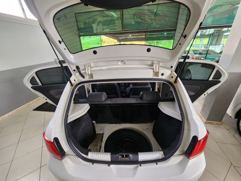 VOLKSWAGEN GOL CITY G6 1.0 / 2013/2014 TS VEÍCULOS ANTA GORDA / Carros no Vale
