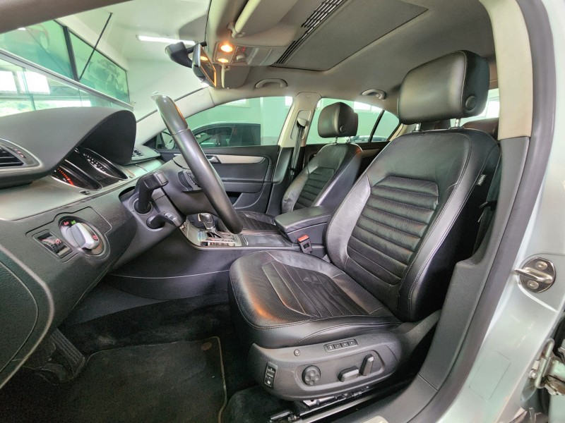 VOLKSWAGEN PASSAT HIGHLINE 2.0 T 2011/2012 TS VEÍCULOS ANTA GORDA / Carros no Vale