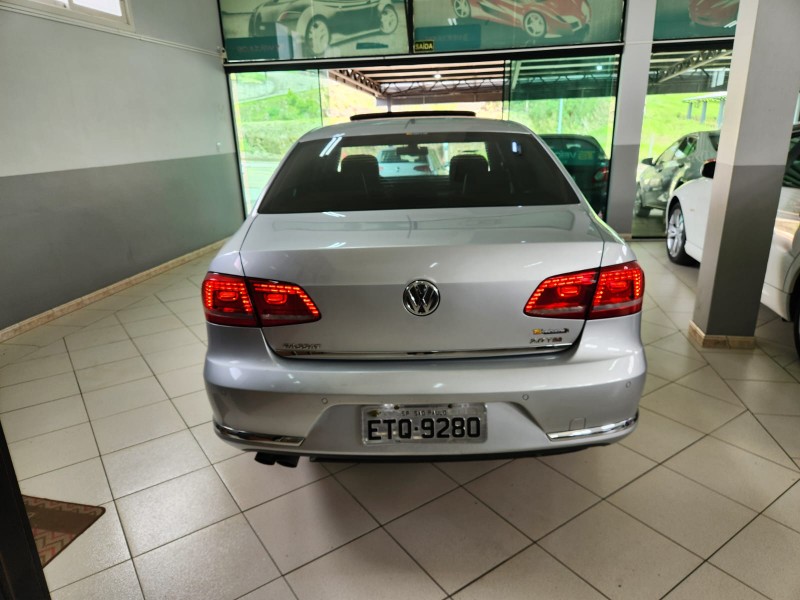 VOLKSWAGEN PASSAT HIGHLINE 2.0 T 2011/2012 TS VEÍCULOS ANTA GORDA / Carros no Vale