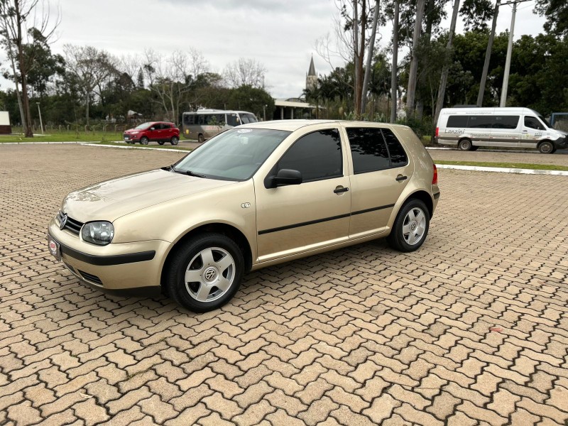 VOLKSWAGEN GOLF 1.6 MI 8V FLEX 4P MANUAL /2001 NEURI VEÍCULOS LAJEADO / Carros no Vale