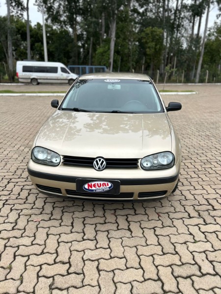 VOLKSWAGEN GOLF 1.6 MI 8V FLEX 4P MANUAL /2001 NEURI VEÍCULOS LAJEADO / Carros no Vale