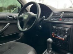 VOLKSWAGEN GOLF 1.6 MI 8V FLEX 4P MANUAL /2001 NEURI VEÍCULOS LAJEADO / Carros no Vale