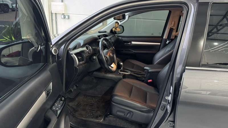 TOYOTA HILUX SRX CD 2.8 4X4 /2021 IDEAL VEÍCULOS LAJEADO / Carros no Vale
