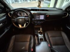 TOYOTA HILUX SRX CD 2.8 4X4 /2021 IDEAL VEÍCULOS LAJEADO / Carros no Vale