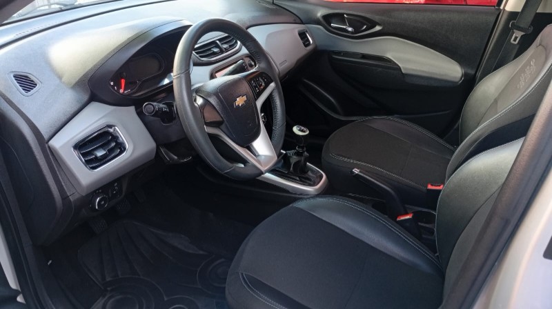 CHEVROLET ONIX 1.4 LT 2018/2019 ALTERNATIVA VEÍCULOS LAJEADO / Carros no Vale