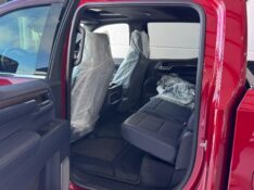 CHEVROLET SILVERADO HIGH COUNTRY 5.3 V8 AWD AUT. /2024 IDEAL VEÍCULOS LAJEADO / Carros no Vale