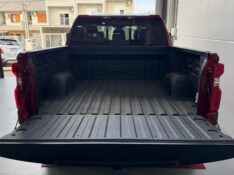 CHEVROLET SILVERADO HIGH COUNTRY 5.3 V8 AWD AUT. /2024 IDEAL VEÍCULOS LAJEADO / Carros no Vale