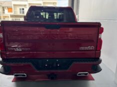 CHEVROLET SILVERADO HIGH COUNTRY 5.3 V8 AWD AUT. /2024 IDEAL VEÍCULOS LAJEADO / Carros no Vale