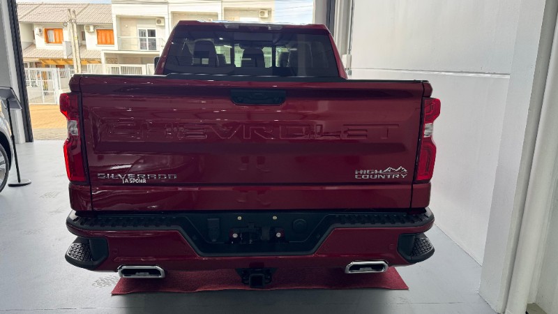 CHEVROLET SILVERADO HIGH COUNTRY 5.3 V8 AWD AUT. /2024 IDEAL VEÍCULOS LAJEADO / Carros no Vale